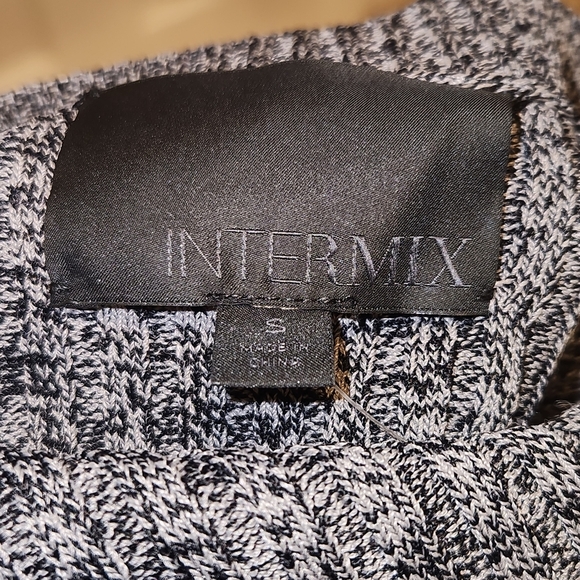 Intermix Mckenna Dark Gray Marled Long Sleeve V Neck Knit Mini Dress Size S - Picture 3 of 8